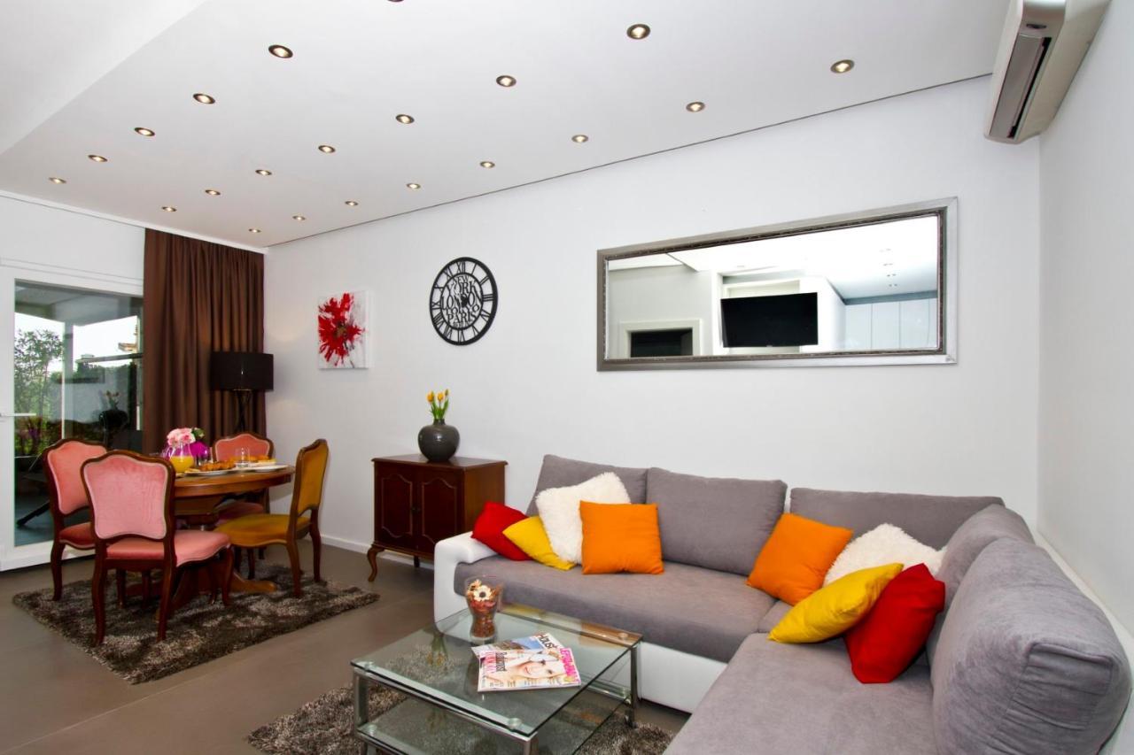 Apartment Luxury With Roofed Patio Near & Center
