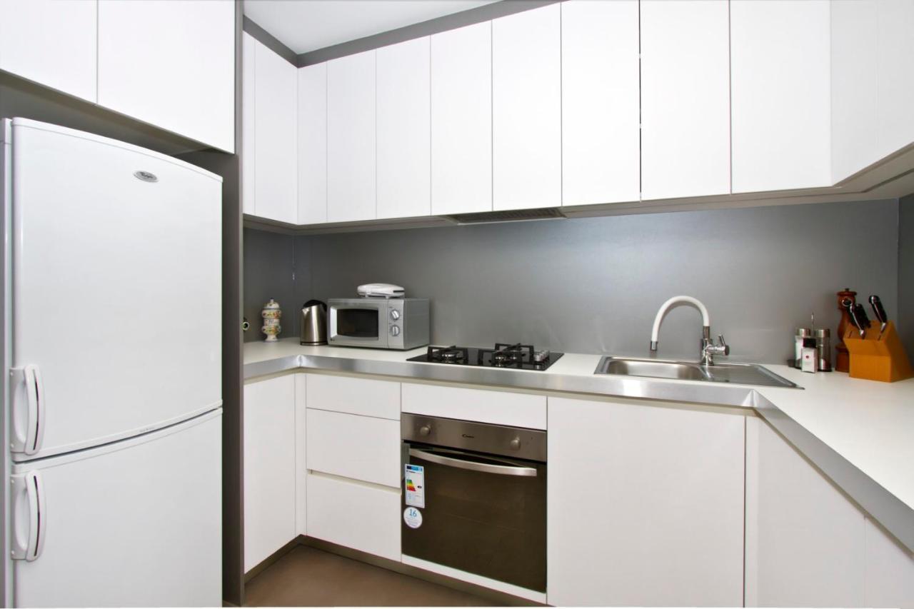 Luxury With Roofed Patio Near & Center Apartament
