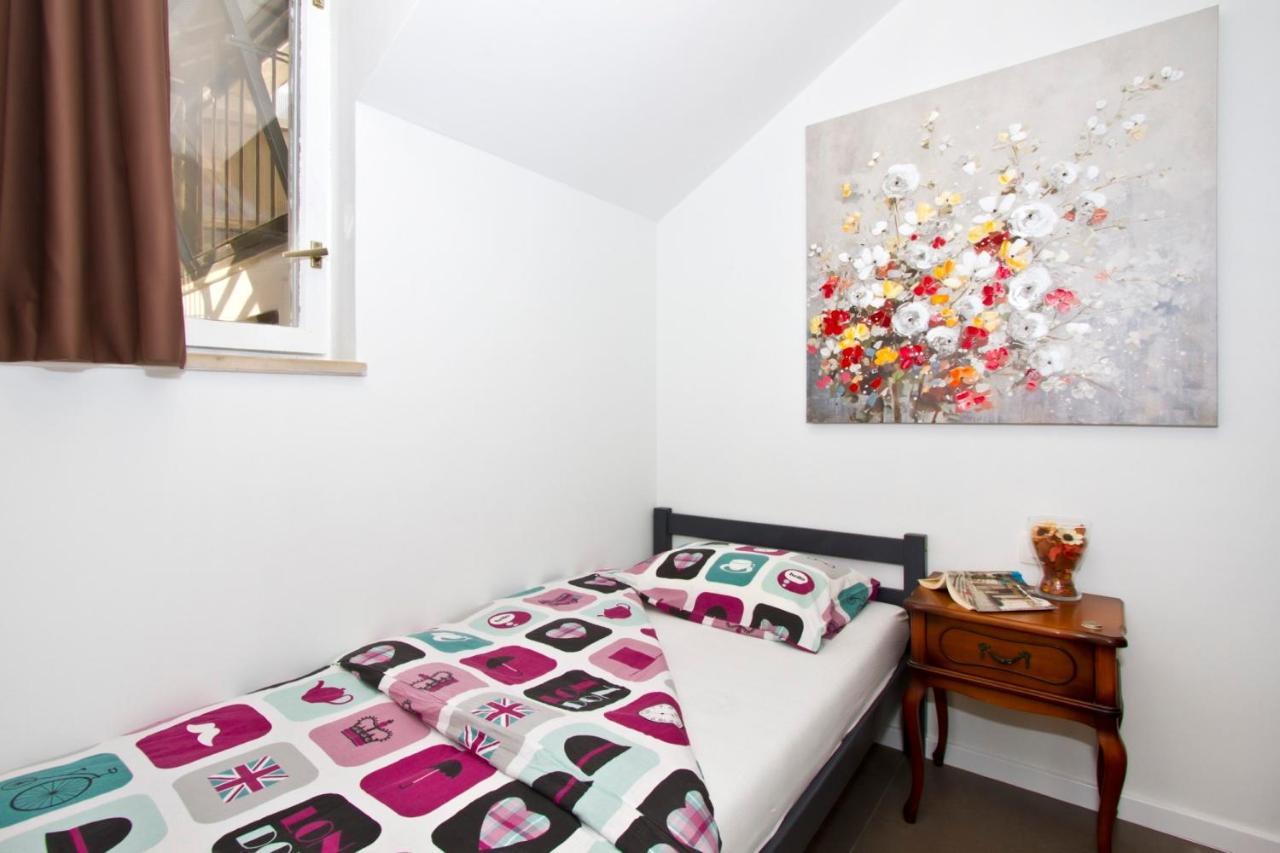 Luxury With Roofed Patio Near & Center Apartament *