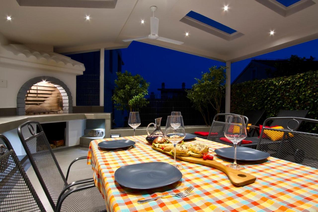 Luxury With Roofed Patio Near & Center Apartment