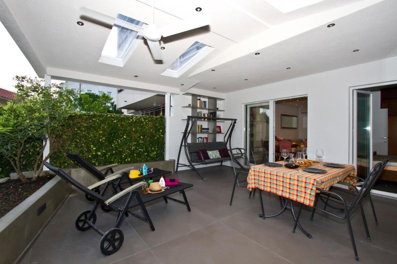 Luxury With Roofed Patio Near & Center Split
