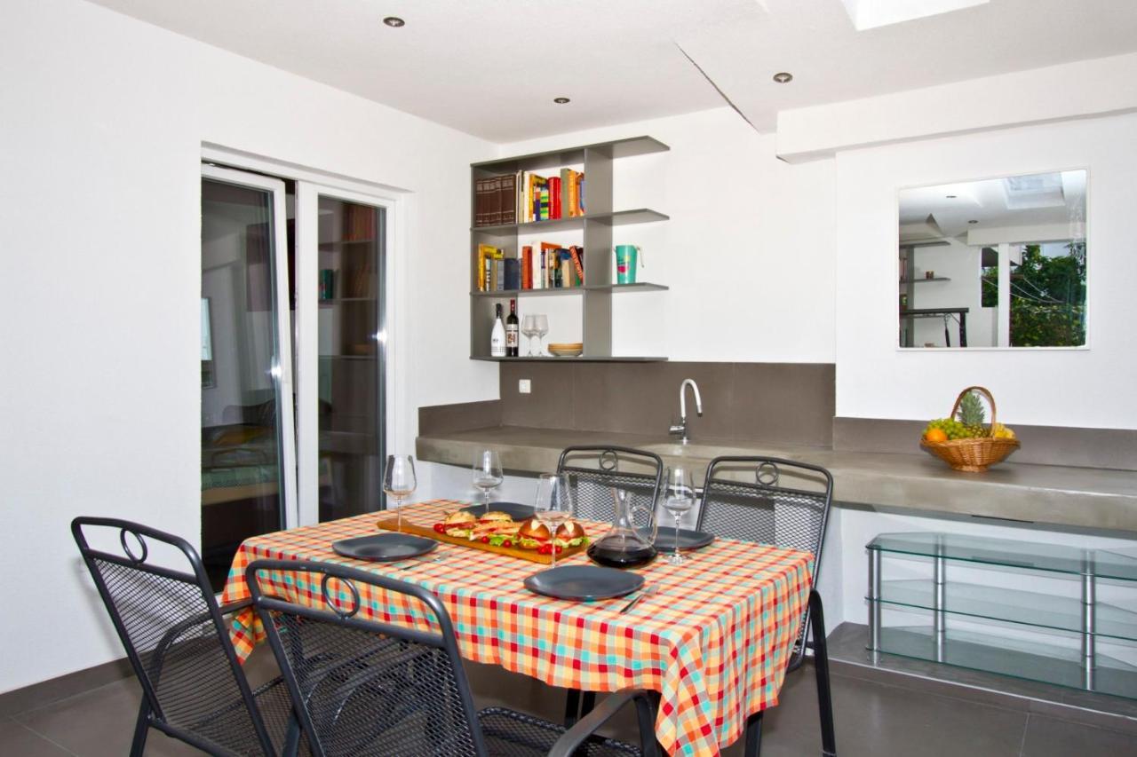 Luxury With Roofed Patio Near & Center Apartament